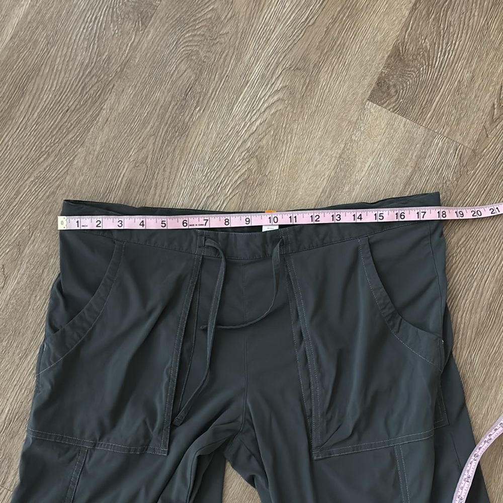 Lucy Women’s pants. Size M. - Picture 7 of 9